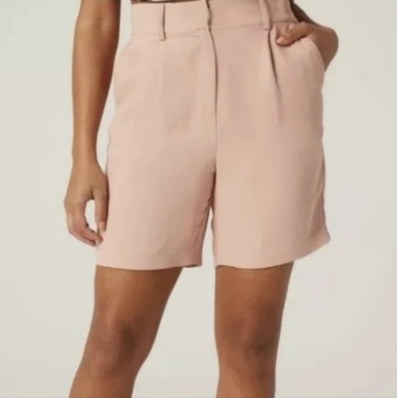 Lita By CIARA Classic Timeless Minimalist Women's Tailored High Waist Tan Shorts - Picture 1 of 12